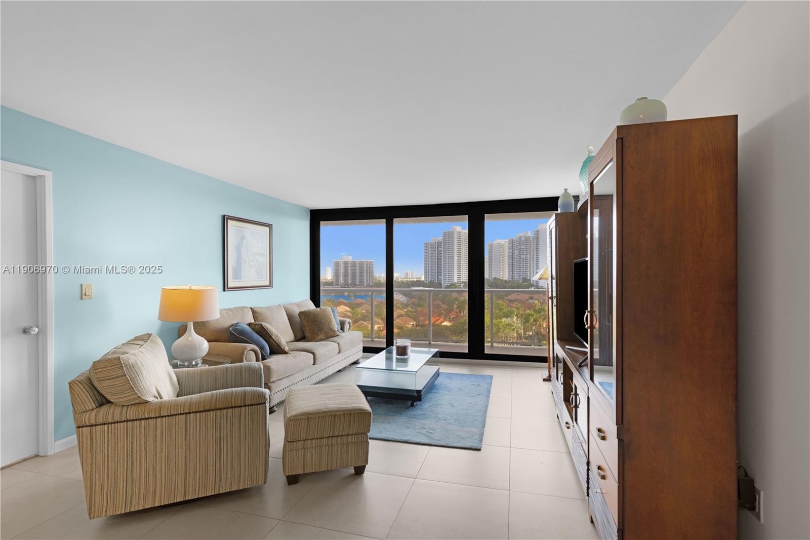 FLAMENCO CONDO TOWER I - Residential