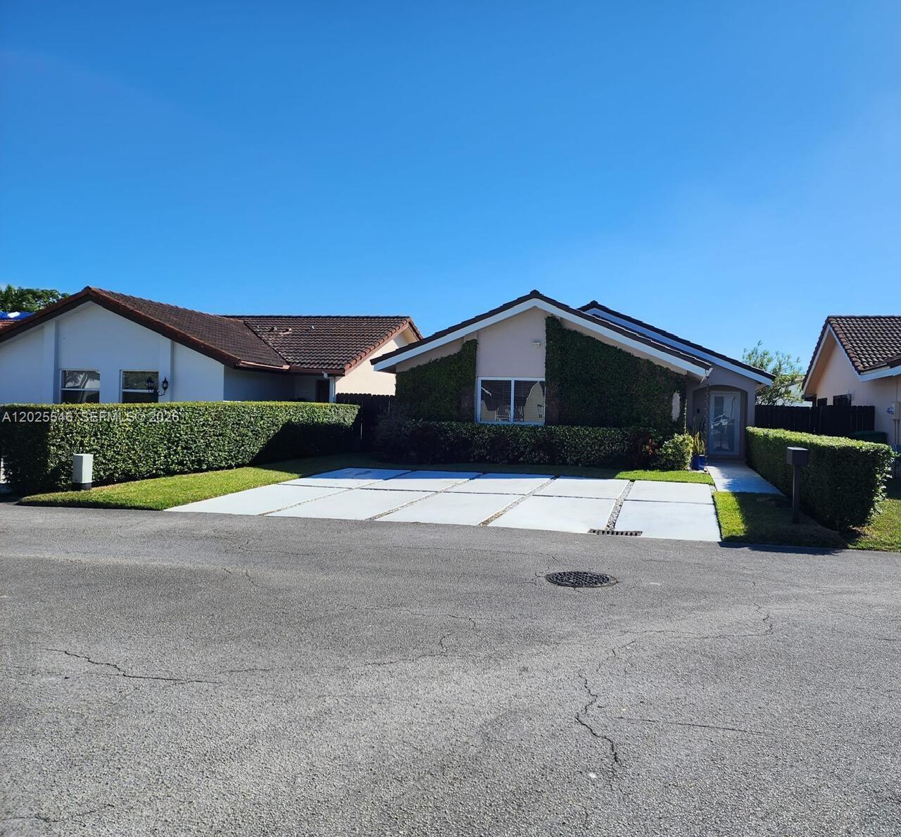 California Manors - Residential