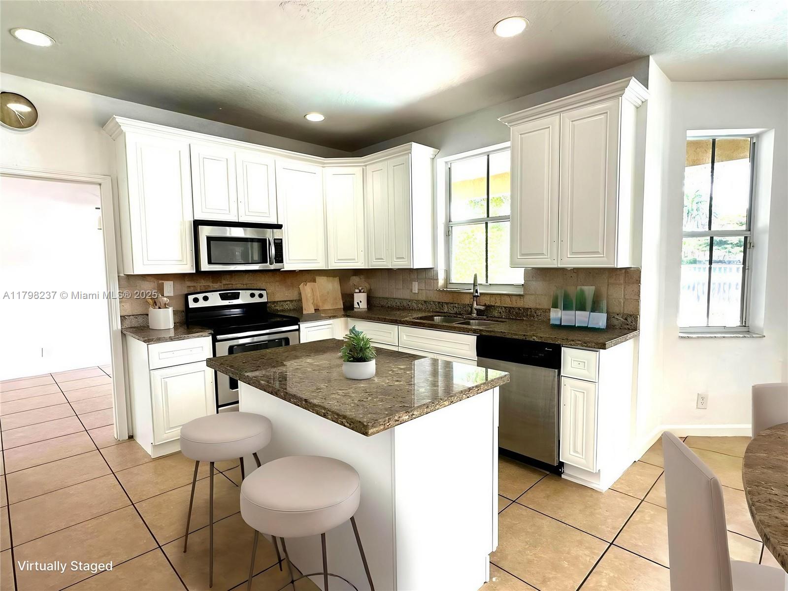 1048 SE Sunflower Cir