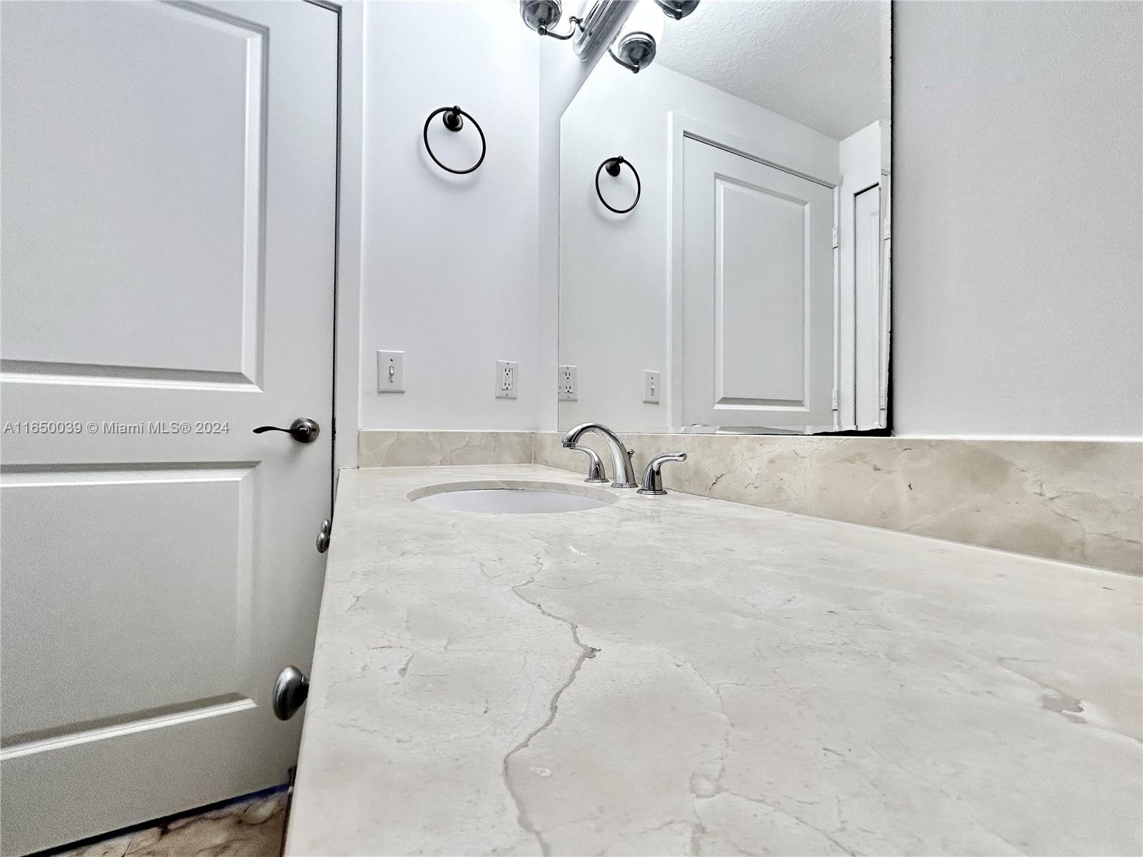 THE SAIL CONDO - Residential