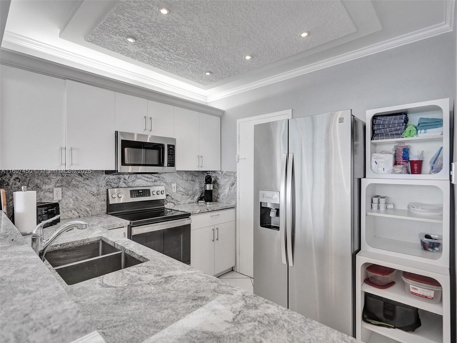 SEA AIR TOWERS CONDO - Residential Lease