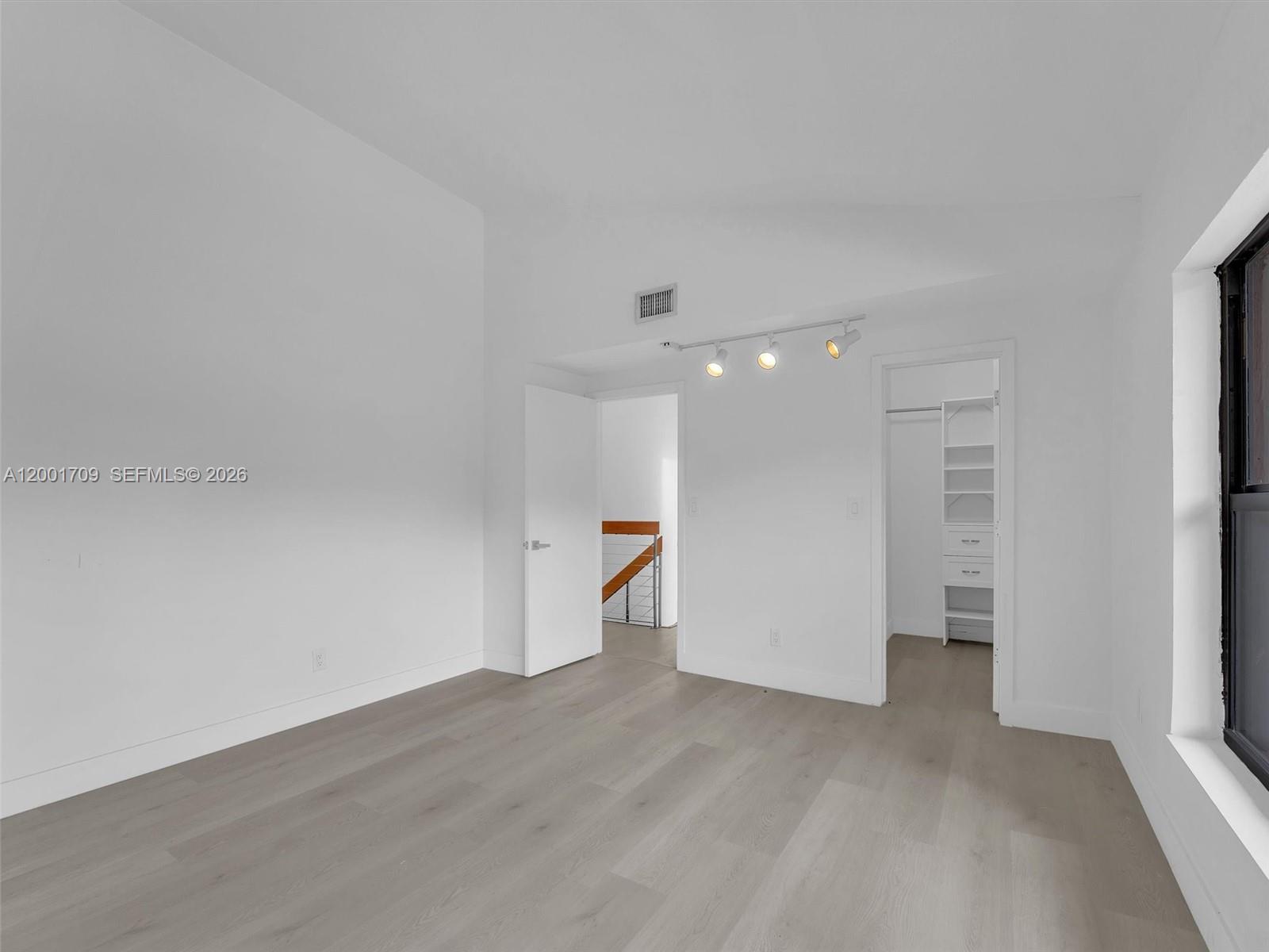 TAMERLANE - Residential