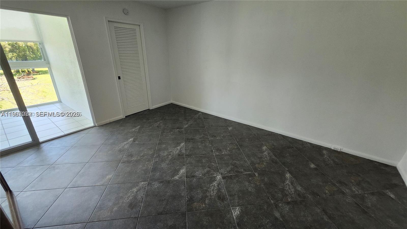 LYNDHURST N CONDO - Residential