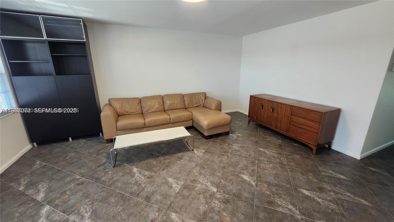 LYNDHURST N CONDO - Residential