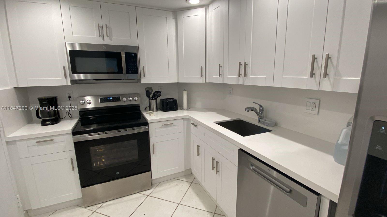 300 Bayview Dr 1901