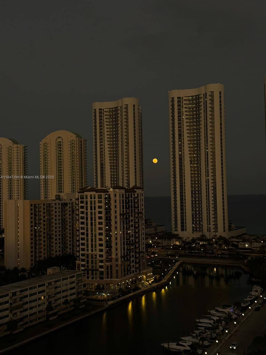 ARLEN HOUSE CONDO - Residential