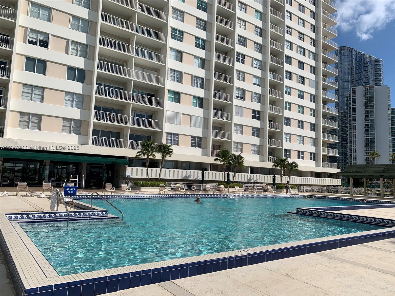 ARLEN HOUSE CONDO - Residential