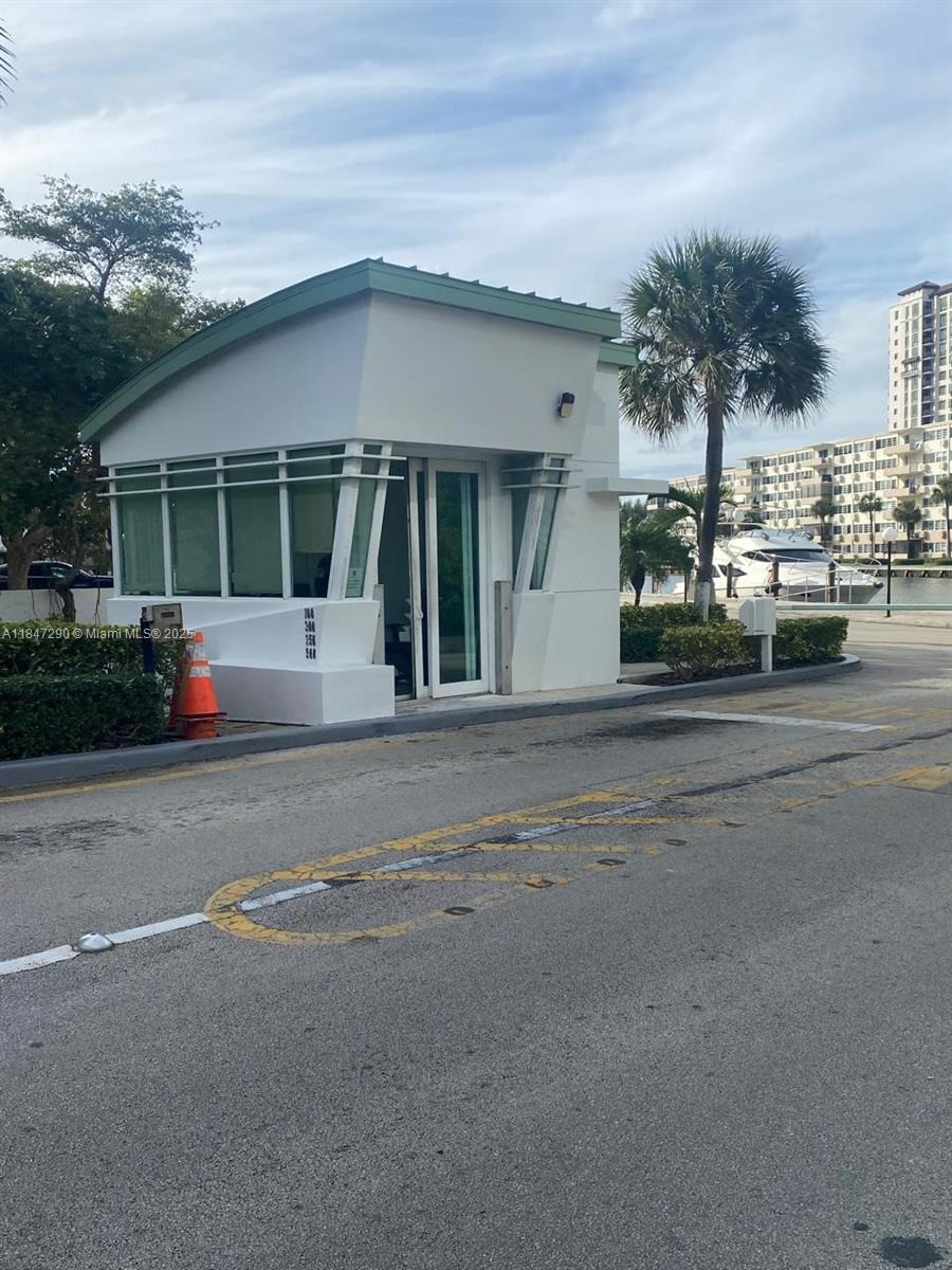 ARLEN HOUSE CONDO - Residential