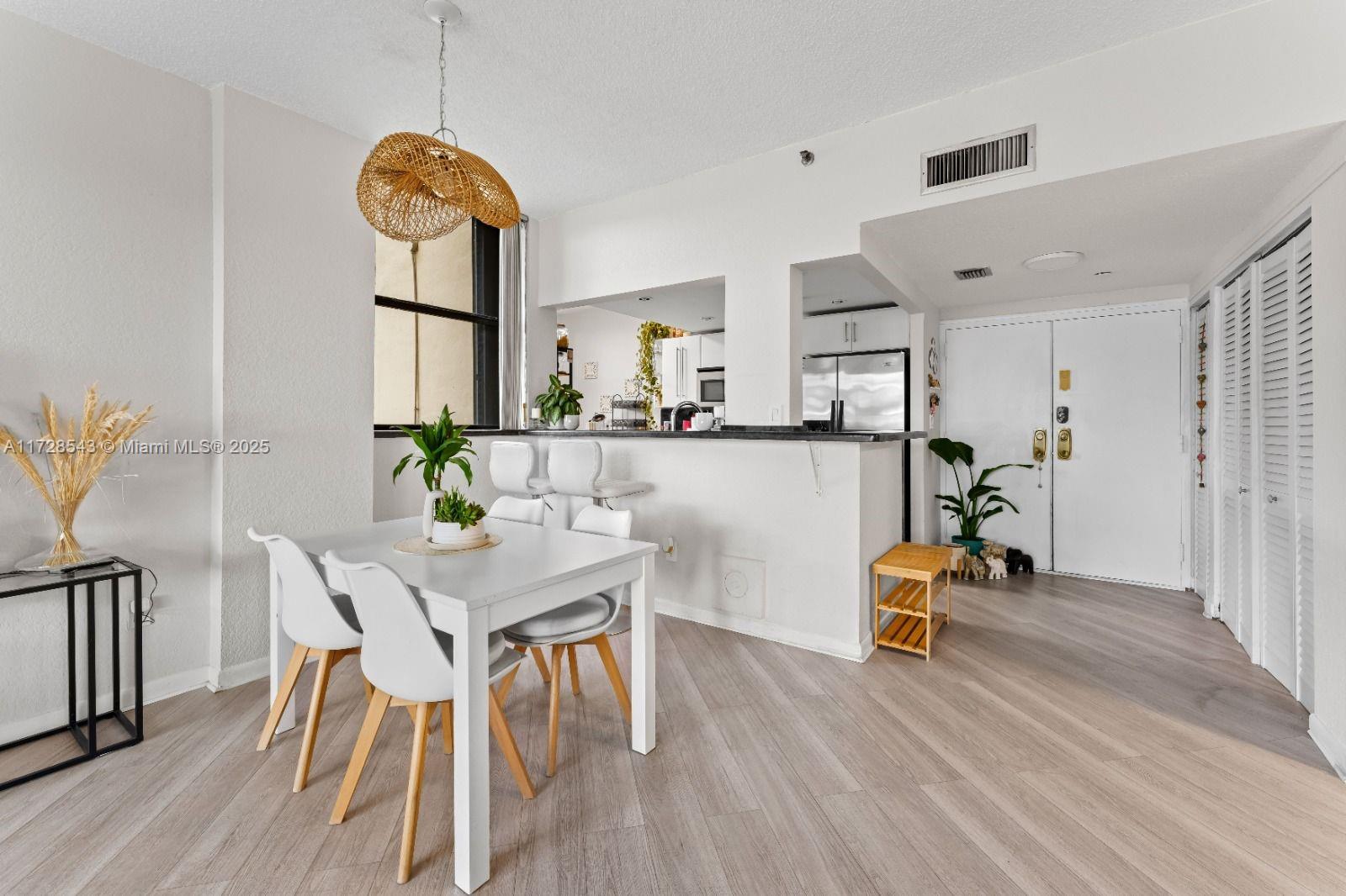 GREENWICH PH I CONDO - Residential