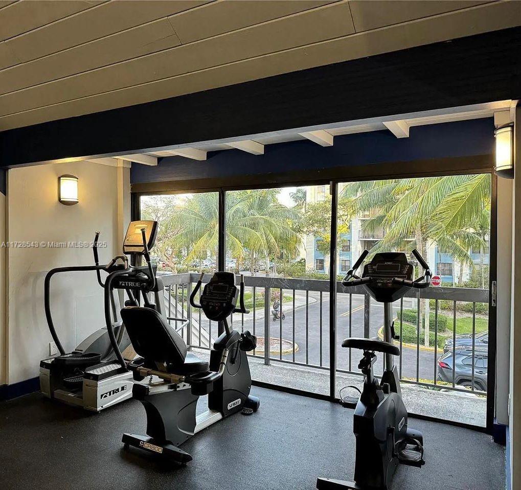 GREENWICH PH I CONDO - Residential