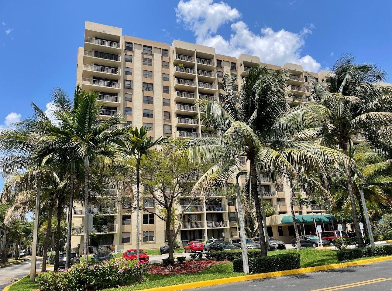 GREENWICH PH I CONDO - Residential