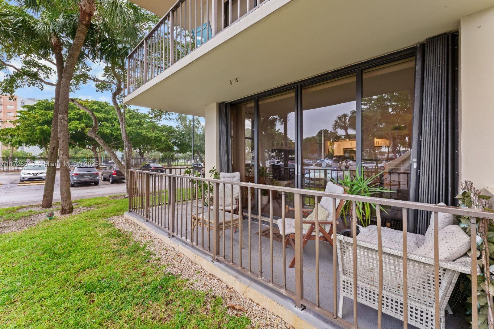 GREENWICH PH I CONDO - Residential