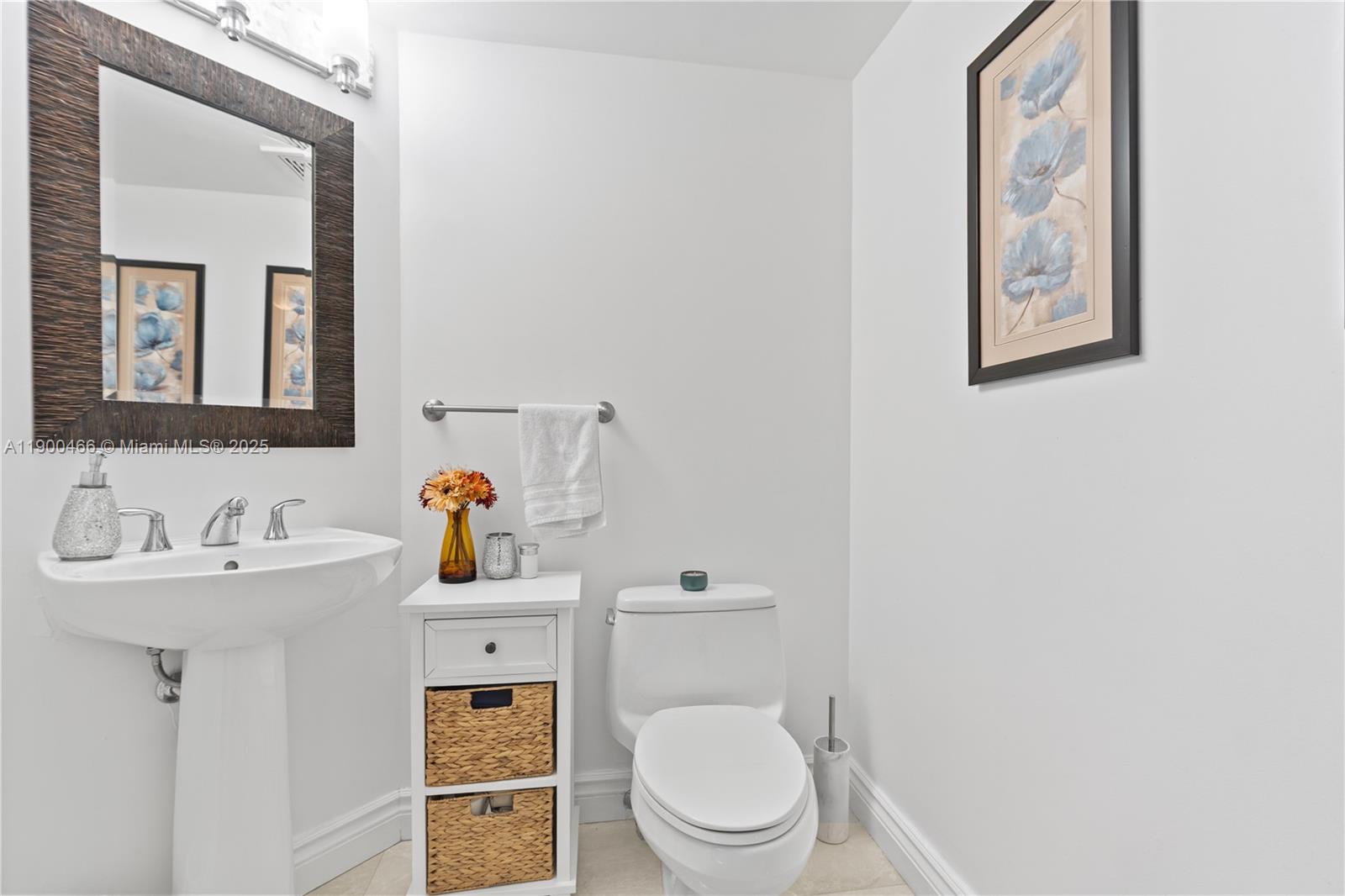 LA PERLA CONDO - Residential