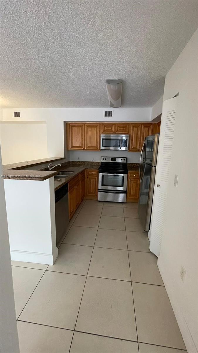 ST ANDREWS CONDO - Residential Lease