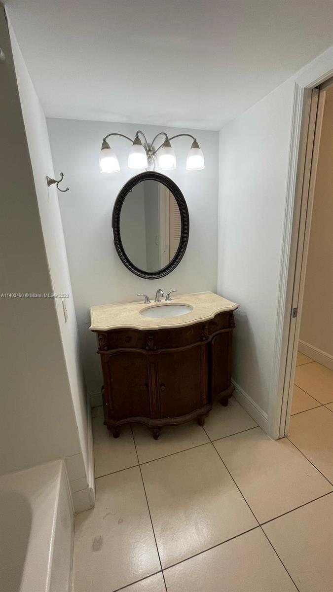 ST ANDREWS CONDO - Residential Lease