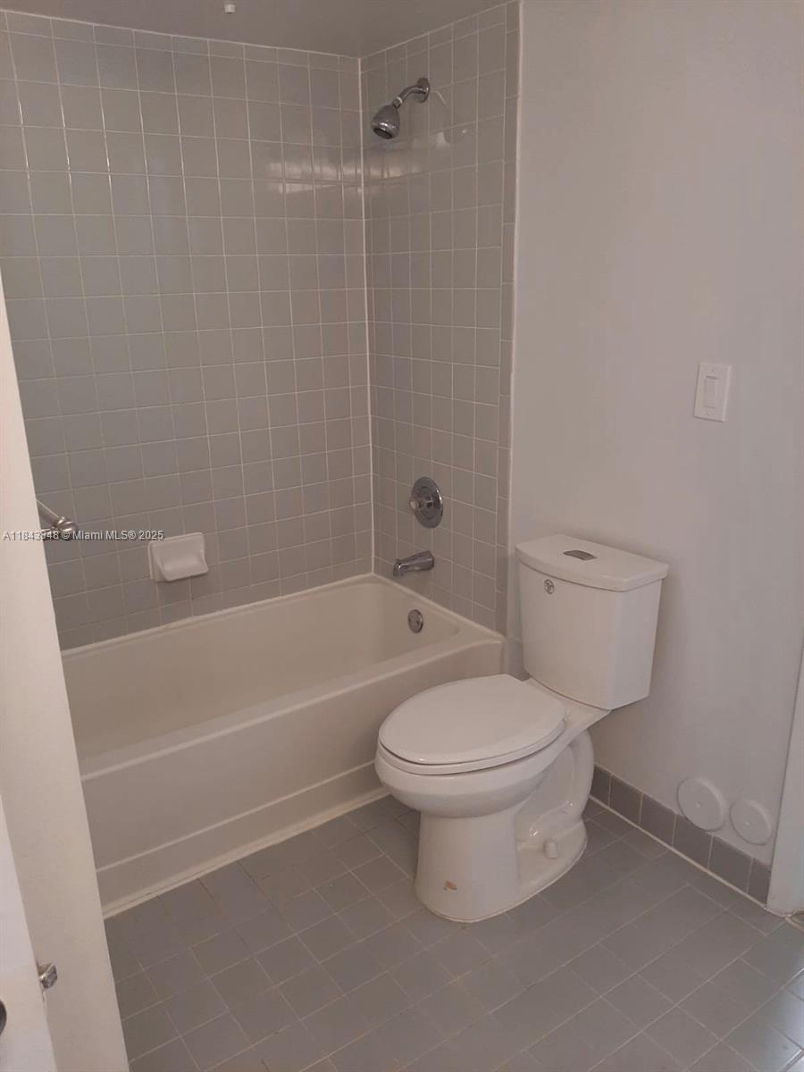 LAKEVIEW CLUB CONDO - Residential Lease