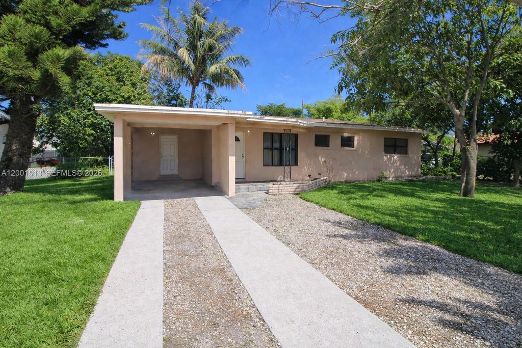 Photo of 680 SW 31st Ave, Fort Lauderdale, FL 33312 (MLS # A12001513)