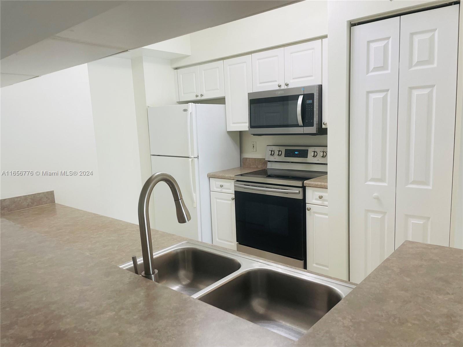 PORTO BELLAGIO CONDO - Residential Lease