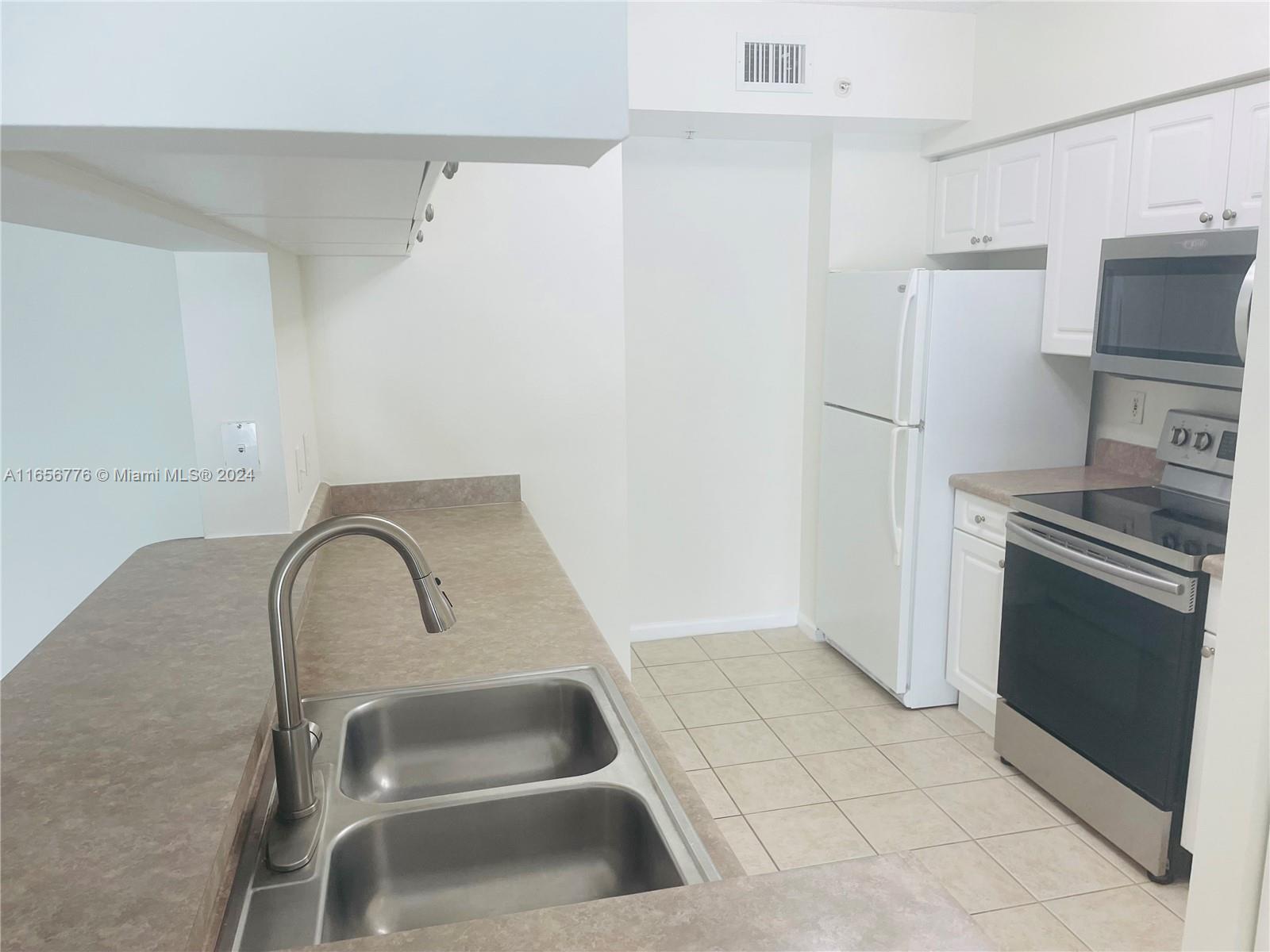 PORTO BELLAGIO CONDO - Residential Lease