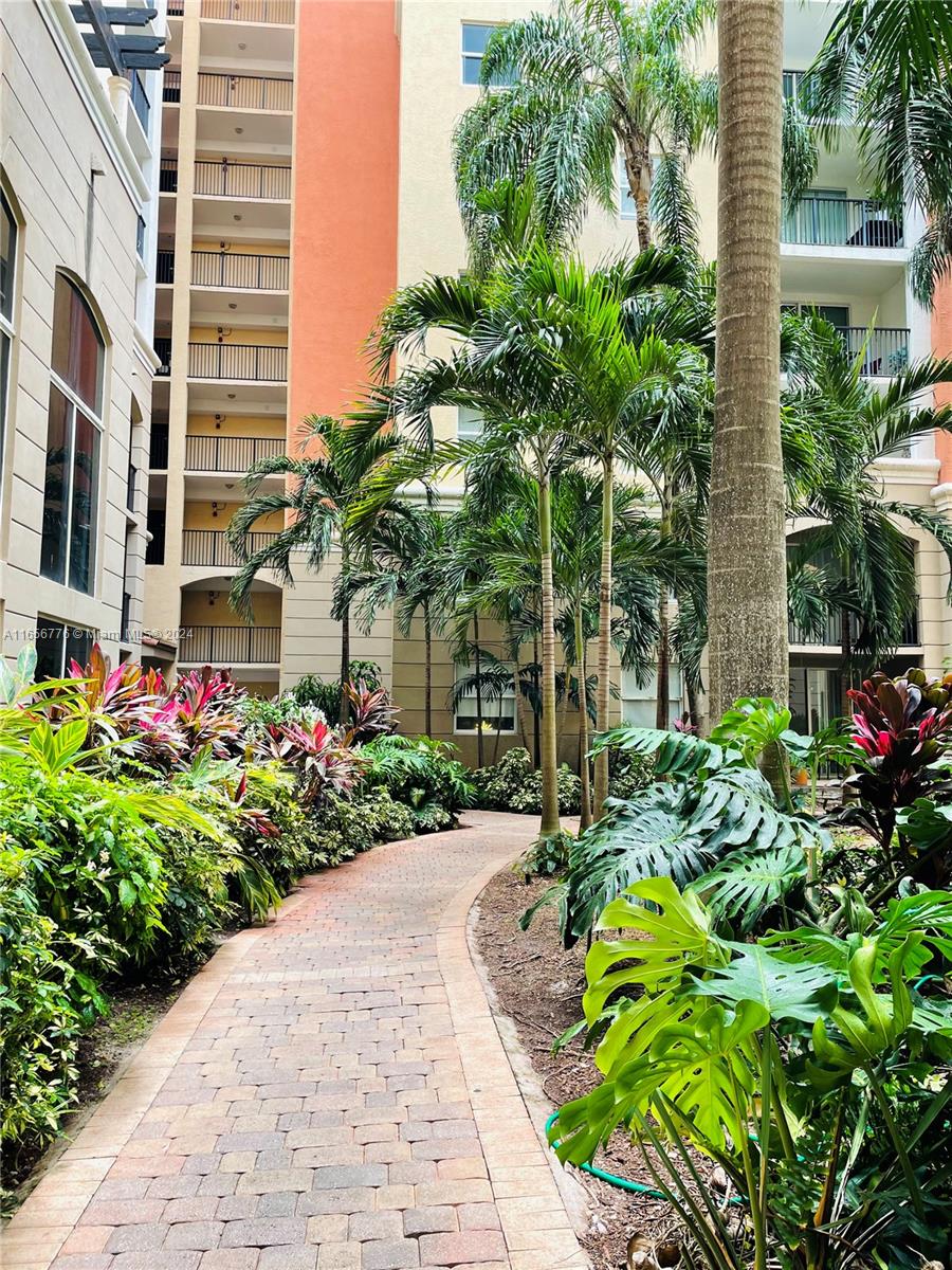 PORTO BELLAGIO CONDO - Residential Lease