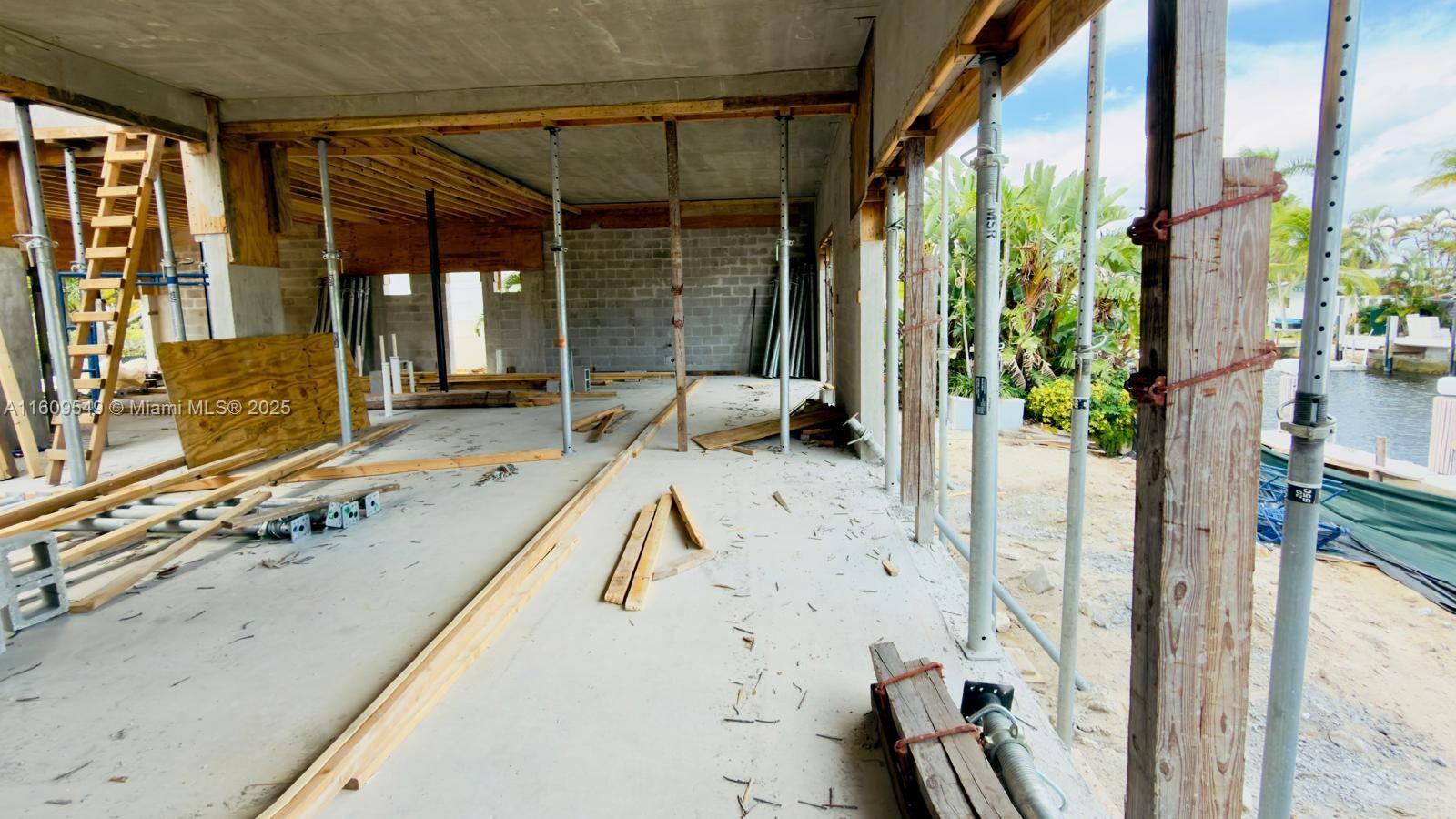 POMPANO ISLES - Residential