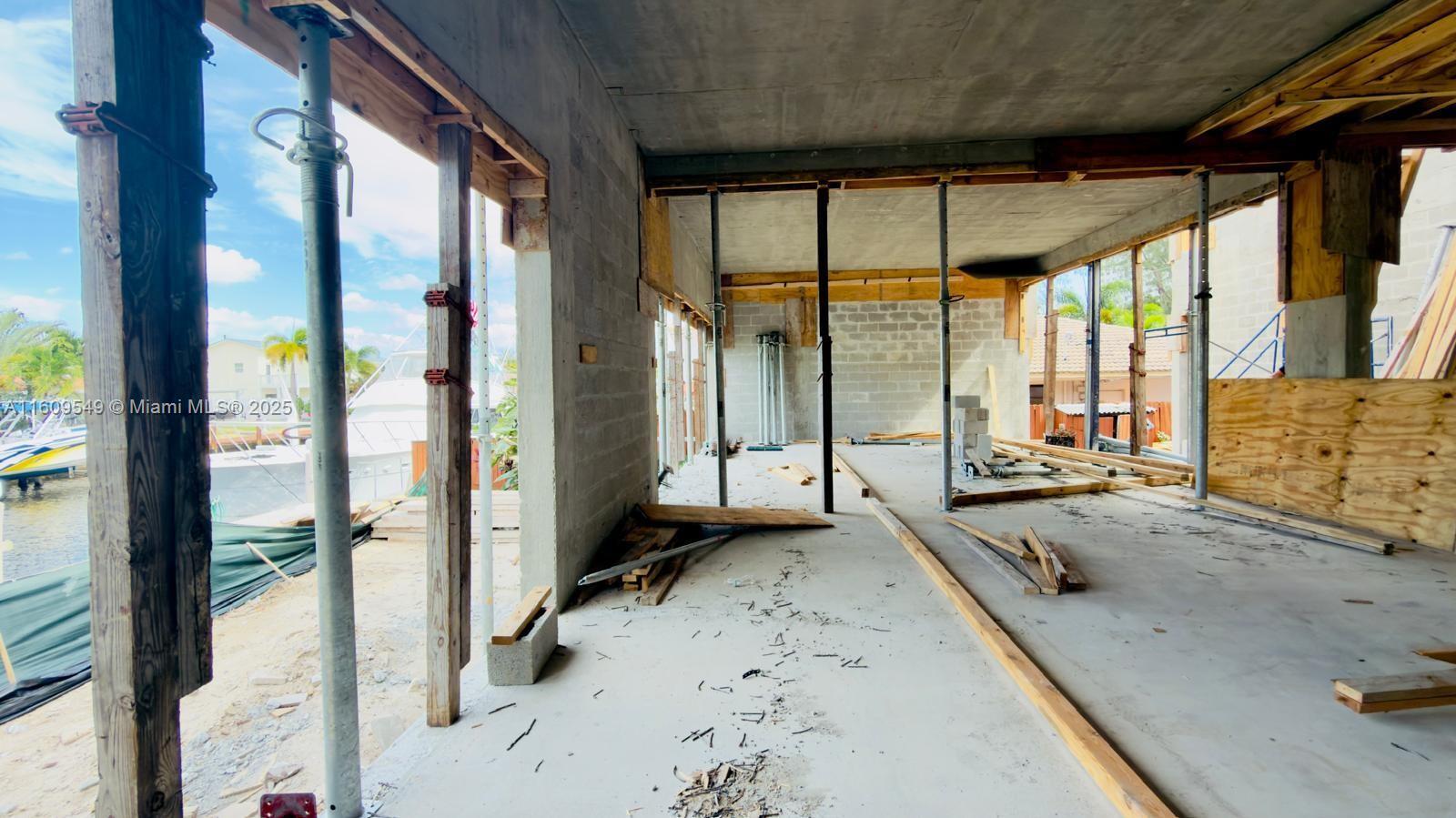 POMPANO ISLES - Residential