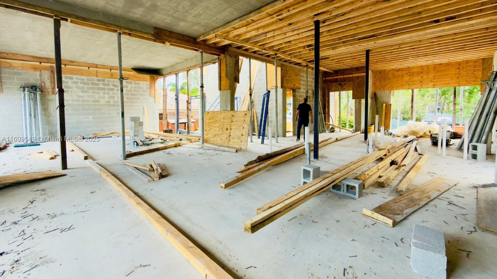 POMPANO ISLES - Residential