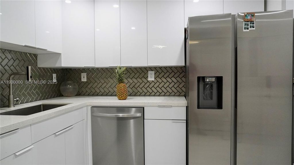 Photo of 1833 S Ocean Dr #609, Hallandale Beach, FL 33009 (MLS # A11930000)