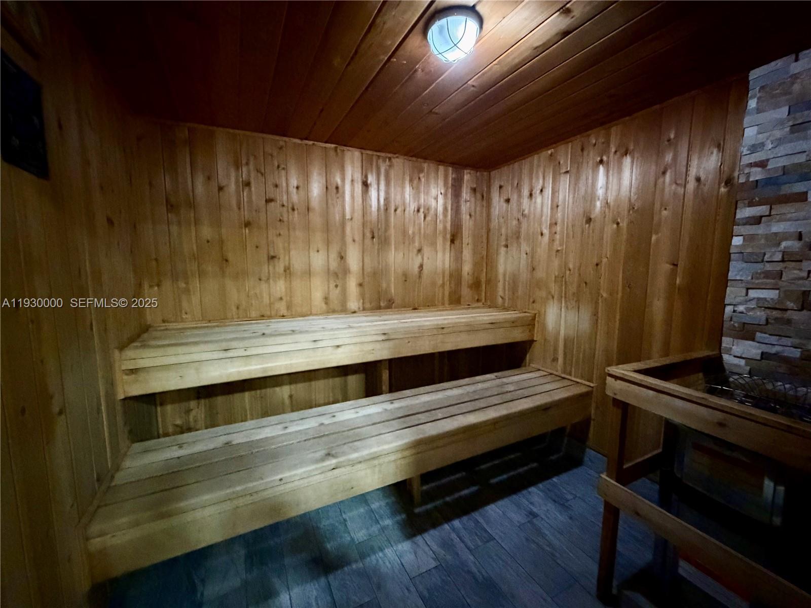 PLAZA TOWERS NORTH CONDO - Residential Lease