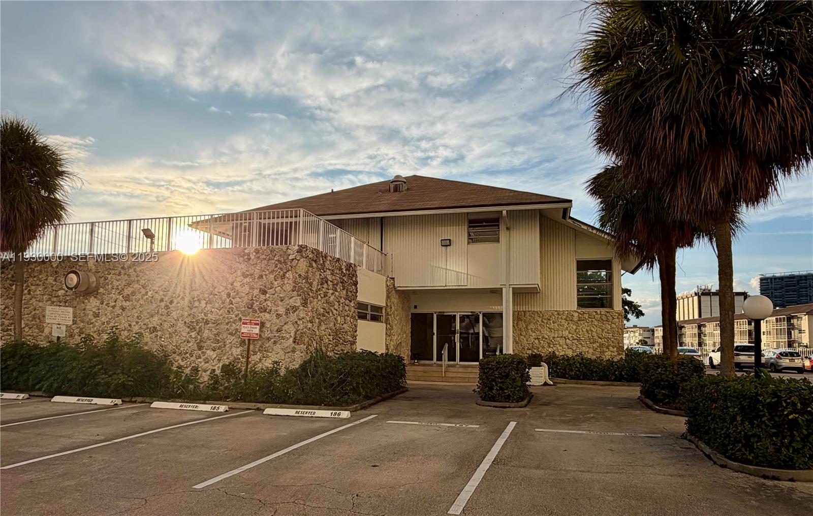 PLAZA TOWERS NORTH CONDO - Residential Lease