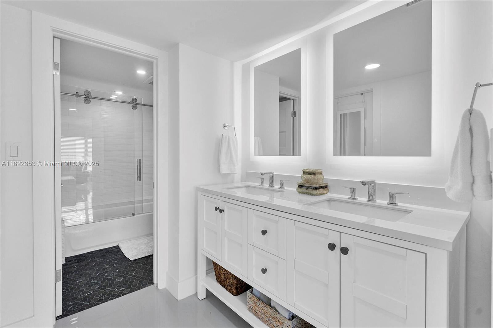 PLAYA DEL MAR CONDO - Residential