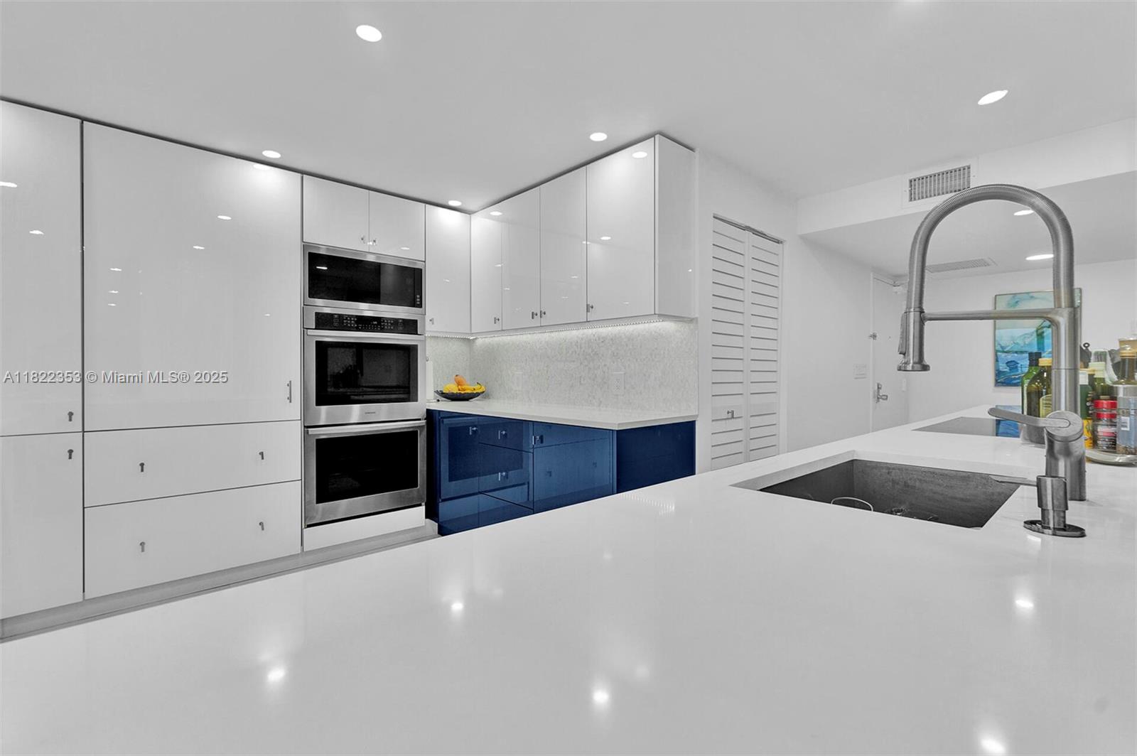 PLAYA DEL MAR CONDO - Residential