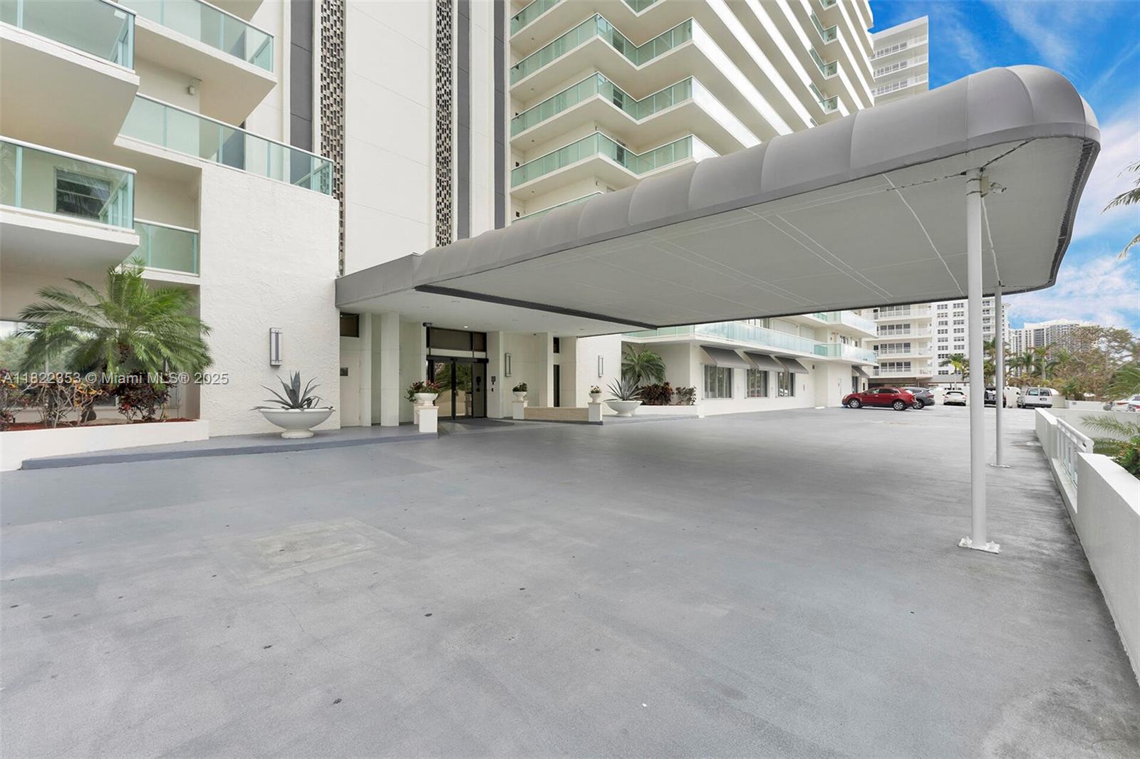 3900 Galt Ocean Dr 506
