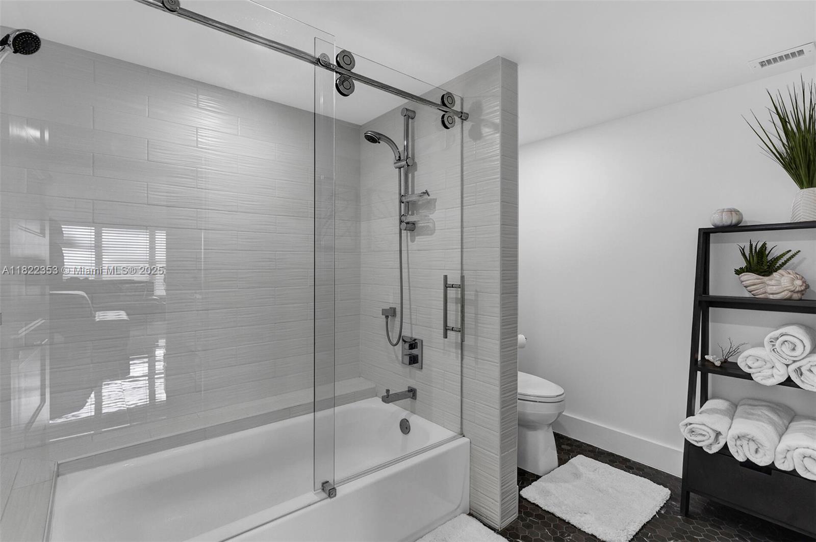 PLAYA DEL MAR CONDO - Residential