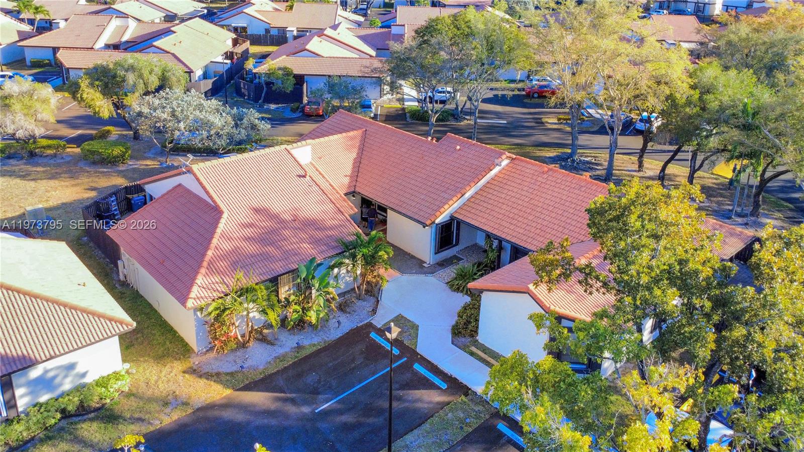 LAKES MEADOW VILG HOMES C - Residential