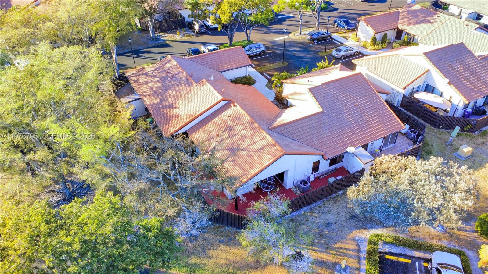 LAKES MEADOW VILG HOMES C - Residential