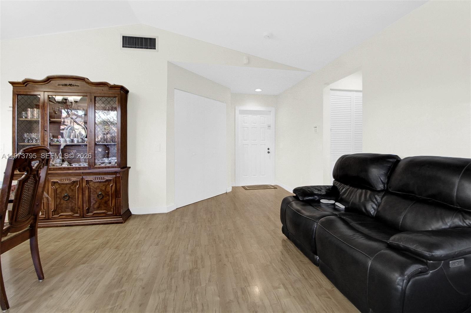 LAKES MEADOW VILG HOMES C - Residential