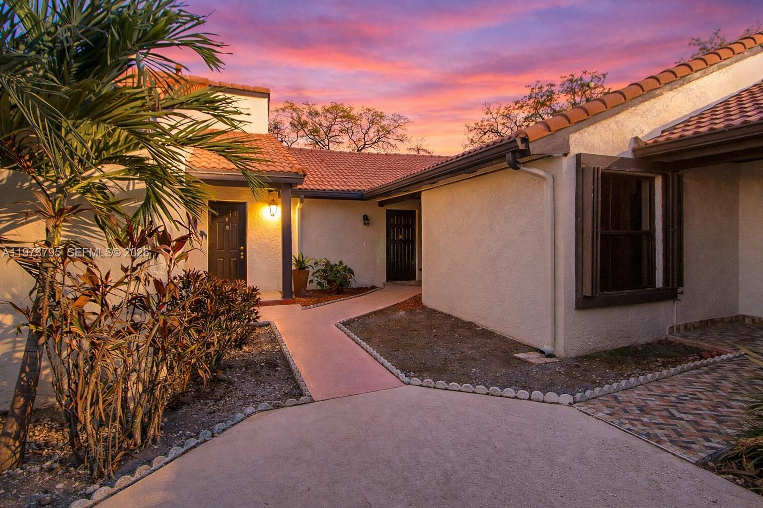 LAKES MEADOW VILG HOMES C - Residential