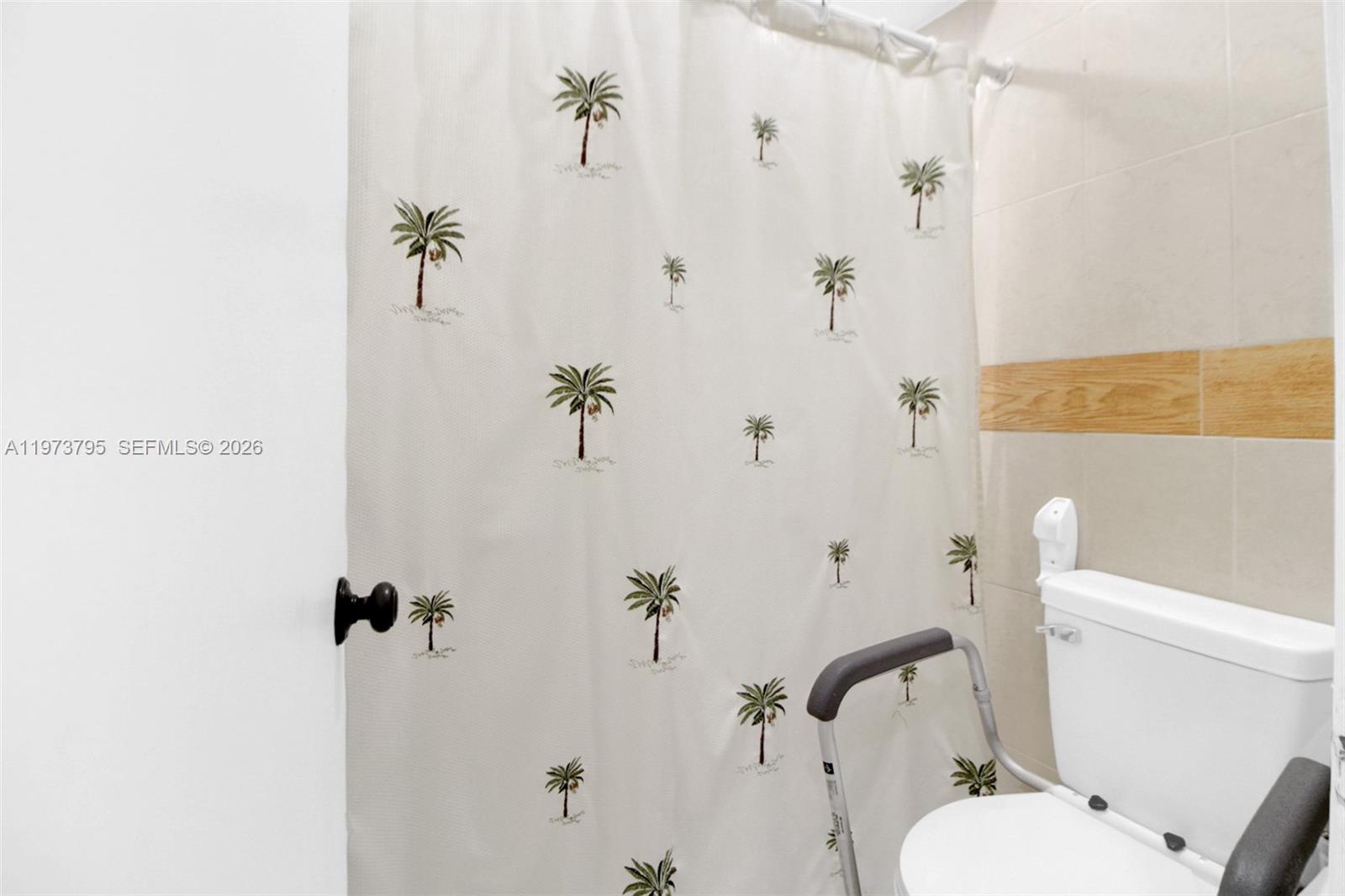 LAKES MEADOW VILG HOMES C - Residential