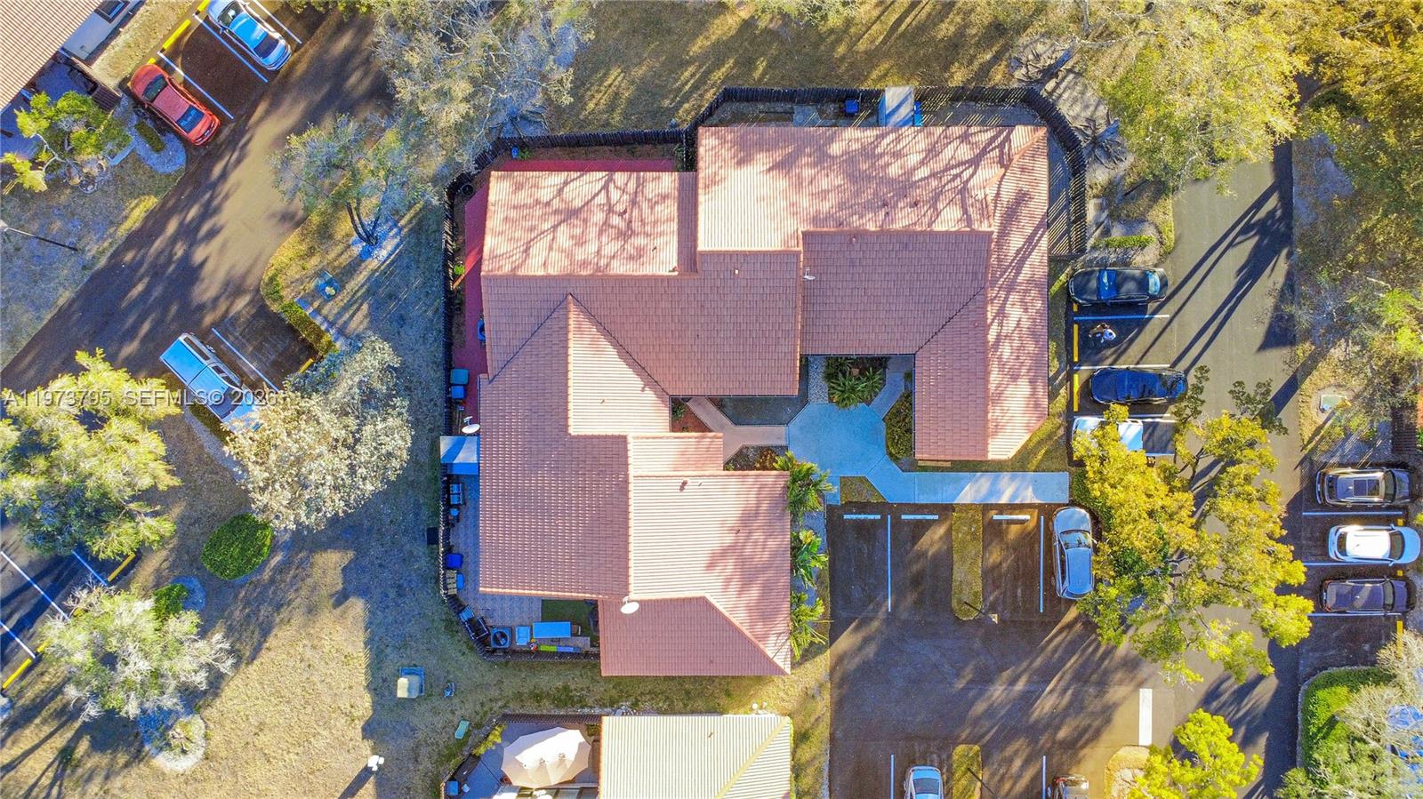 LAKES MEADOW VILG HOMES C - Residential