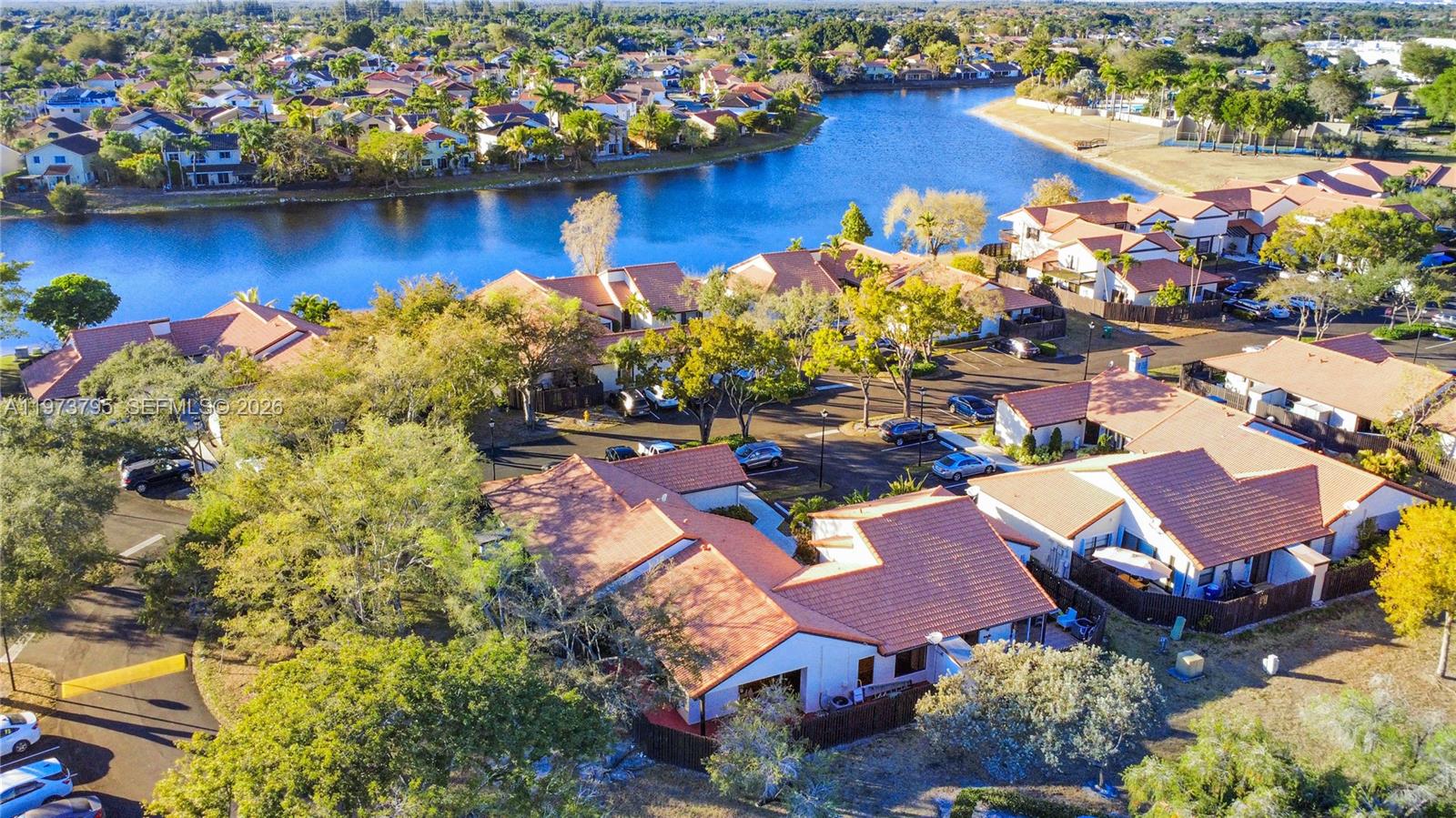 LAKES MEADOW VILG HOMES C - Residential