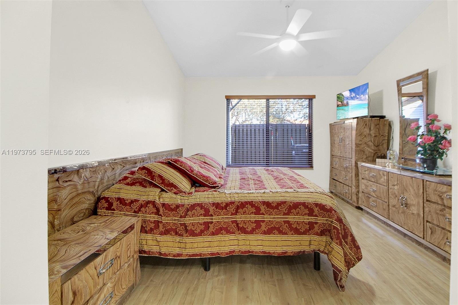 LAKES MEADOW VILG HOMES C - Residential