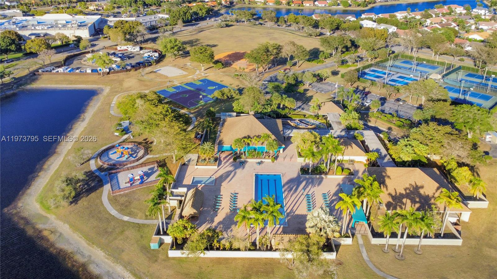 LAKES MEADOW VILG HOMES C - Residential