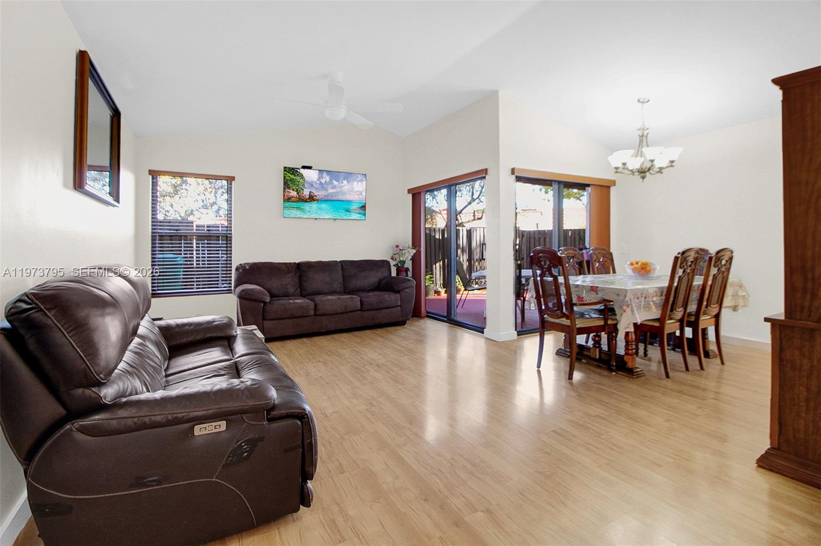 LAKES MEADOW VILG HOMES C - Residential