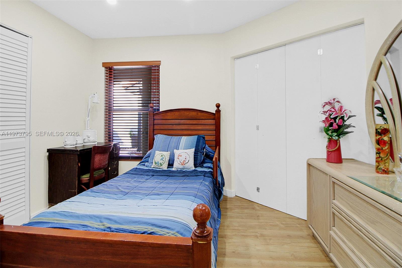 LAKES MEADOW VILG HOMES C - Residential