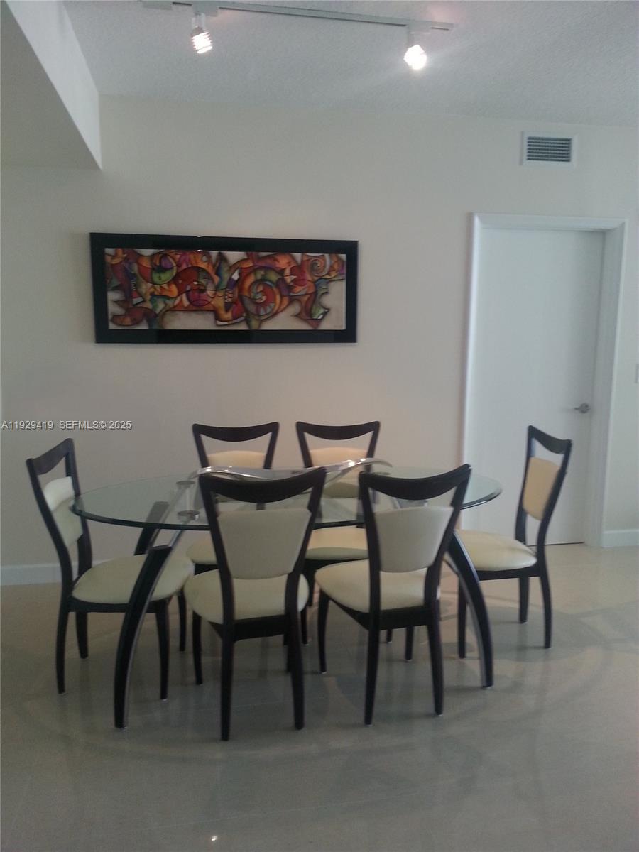 VENTURE AT AVENTURA EAST - Residential Lease