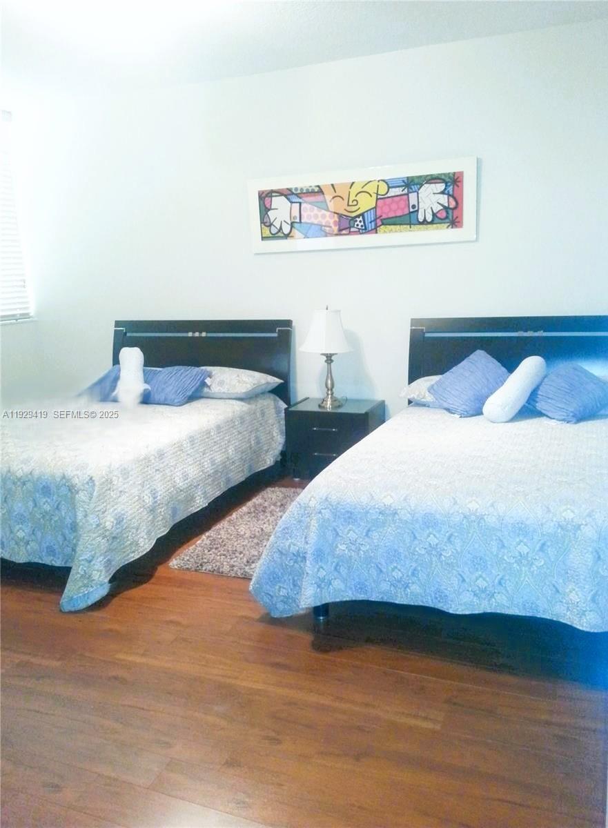 VENTURE AT AVENTURA EAST - Residential Lease