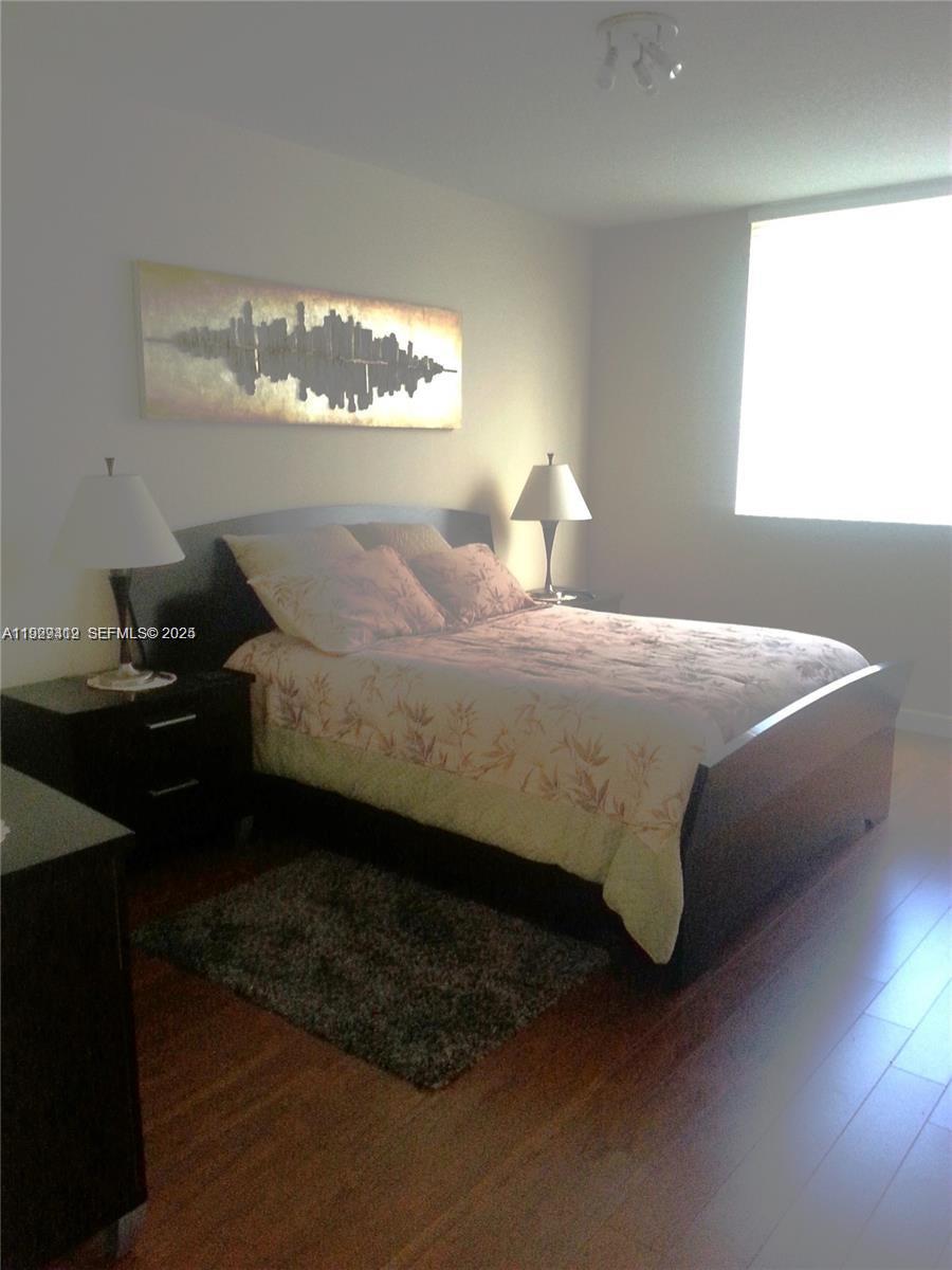 VENTURE AT AVENTURA EAST - Residential Lease