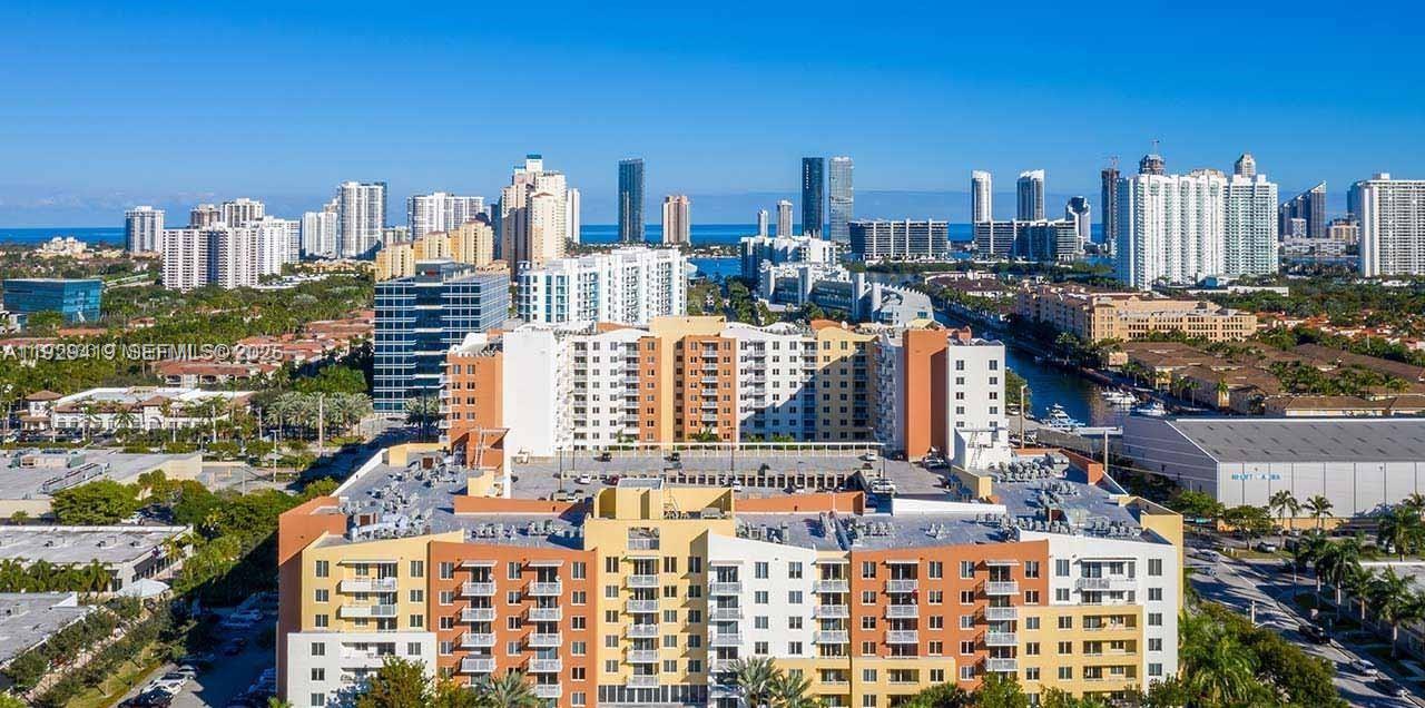 VENTURE AT AVENTURA EAST - Residential Lease