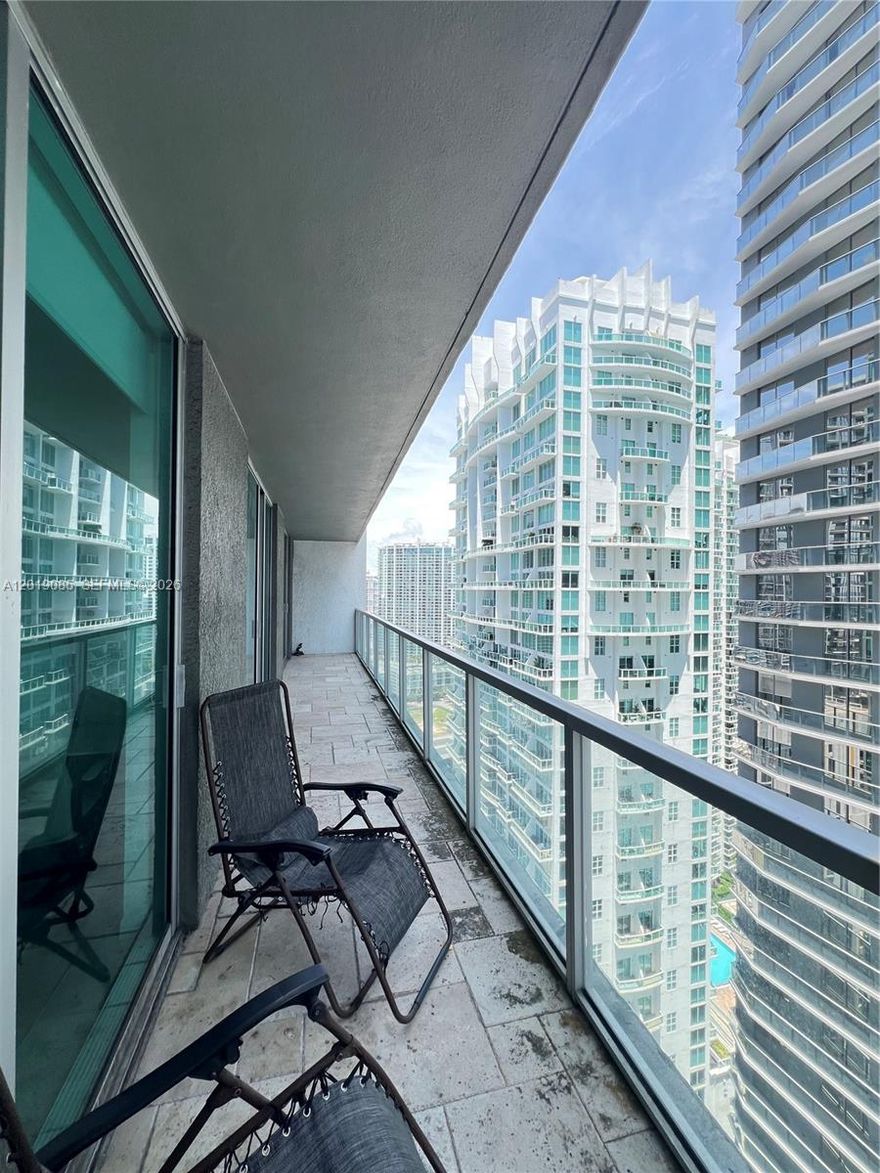 AMAZING OPPORTUNITY UNDER $600K. Experience the vibrant Brickell lifestyle in this spacious and pristine Furnished condo. This unit boasts 2 bed, 2 bath, an open-concept kitchen with high-end stainless steel appliances, a private balcony, premium finishes, quartz countertops, hardwood floors, and an in-unit new washer and dryer. Floor-to-ceiling windows allow natural light to flood the space, enhancing the bright and airy atmosphere. The building offers top-notch security and concierge services, 24-hour valet parking, a secure elevator. Enjoy exclusive amenities including a heated rooftop pool on the 42nd floor, a terrace, clubroom, and bar. On the 11th floor, you'll find a heated infinity pool, cabanas, a cutting-edge gym, sauna, steam rooms, hot tub, sports lounge with a pool table and much more.